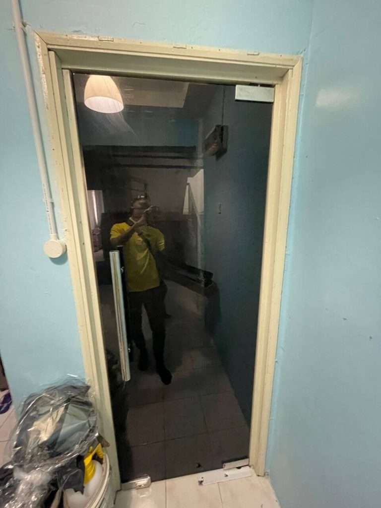 TINTED GLASS RUMAH PEJABAT KOMERSIAL KIARA DESIGNER SUITES