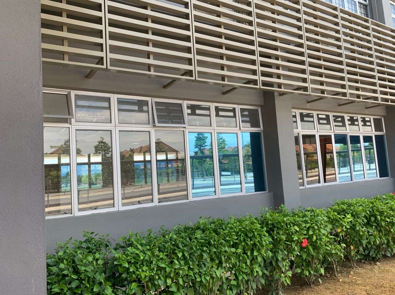 TINTED FILM RUMAH PEJABAT KOMERSIAL LOT 10 SHOPPING CENTRE
