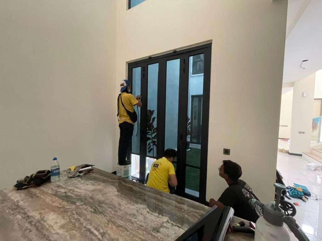 TINTED GLASS RUMAH PEJABAT KOMERSIAL DESA SRI HARTAMAS