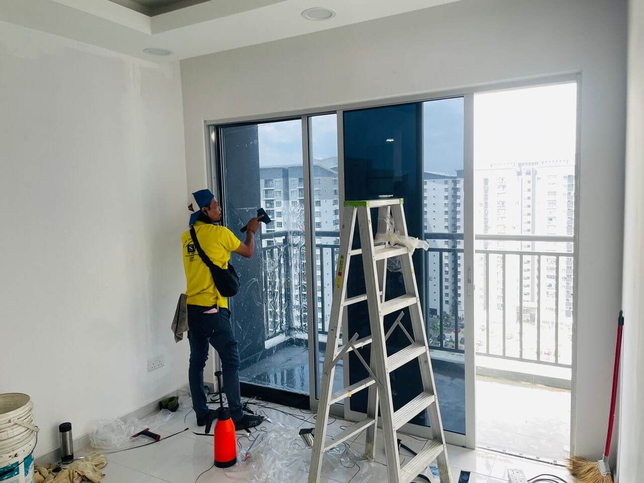 TINTED GELAP RUMAH PEJABAT BANGUNAN KILANG PANDAN INDAH