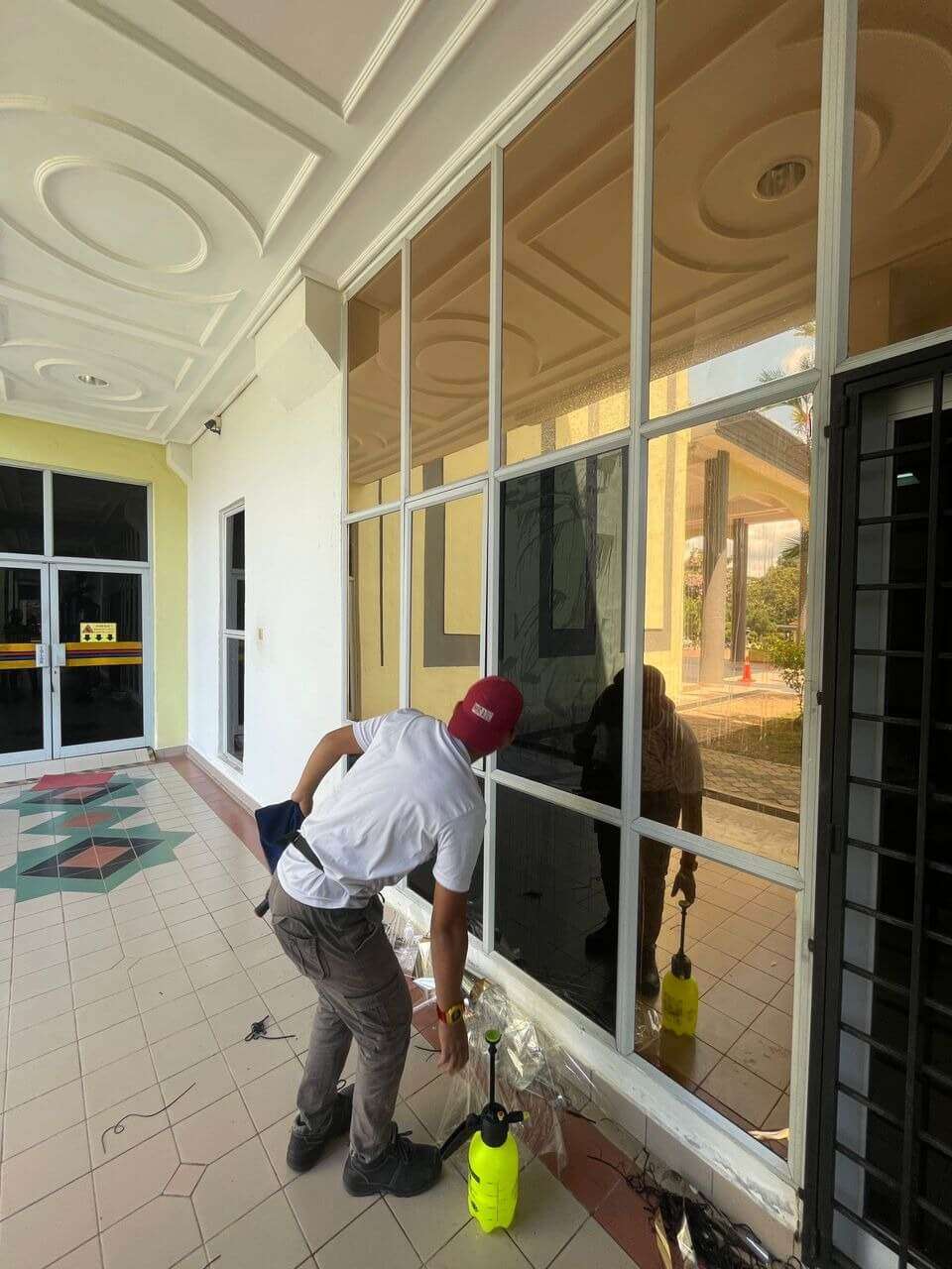 TINTED RUMAH PEJABAT BANGUNAN KILANG GENTING