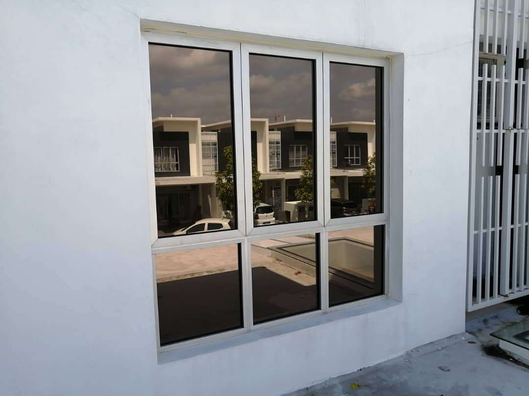 TINTED GELAP RUMAH PEJABAT BANGUNAN MELAWATI