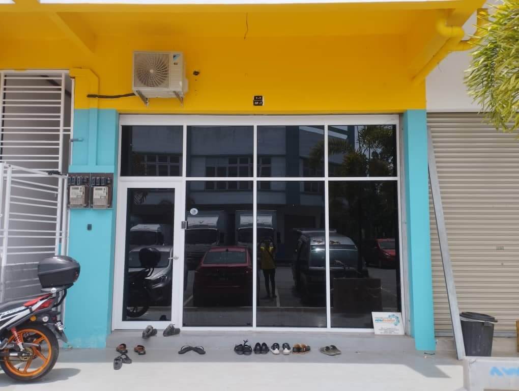 TINTED GELAP RUMAH PEJABAT BANGUNAN KILANG SETAPAK