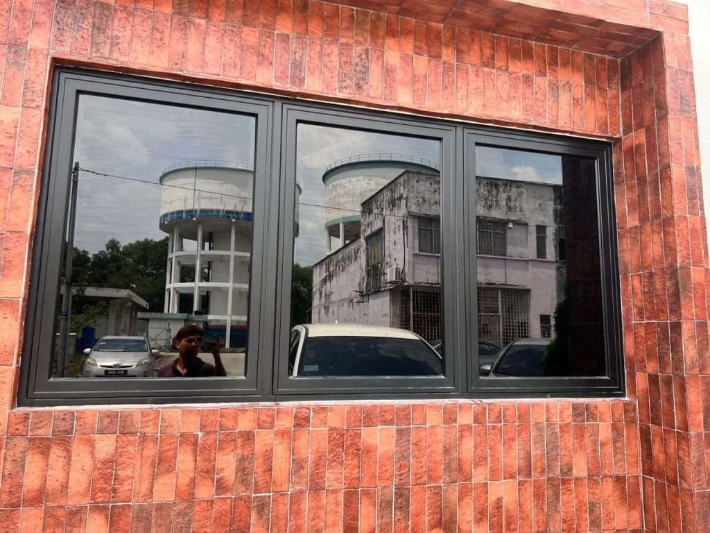 TINTED GELAP RUMAH PEJABAT BANGUNAN KILANG JALAN CHOW KIT