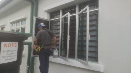 TINTED GLASS RUMAH PEJABAT KOMERSIAL 10 MONT KIARA